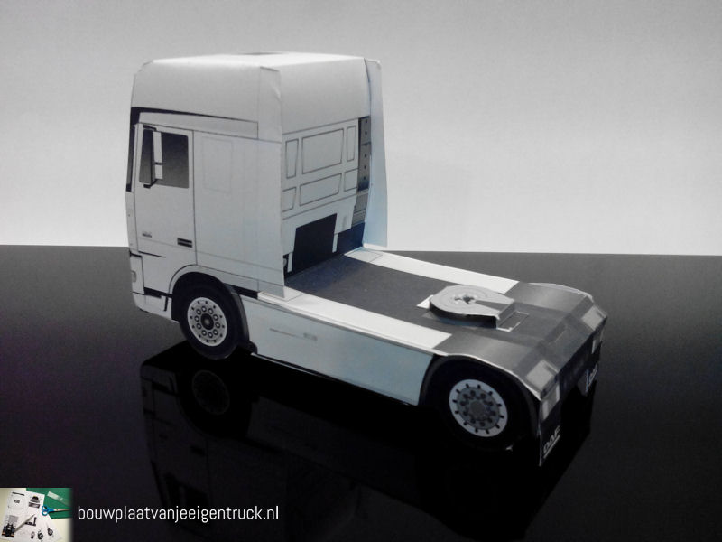 bouwplaat-paper model-daf-xf 105-super space cab